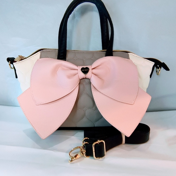 NWOT BETSEY JOHNSON Vegan Quilted Glam Garden Bow Satchel - Picture 15 of 15